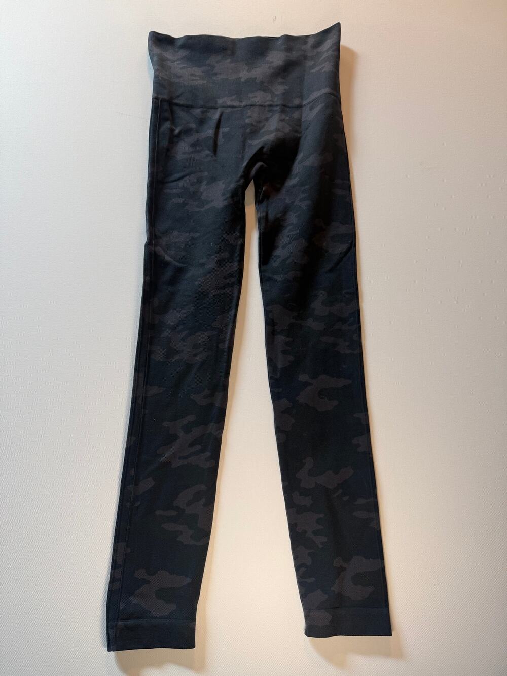 SPANX Seamless Black Gray Camo High Waist Leggings S